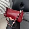 Bolsa de Corrente Pequena 2026 Novo Modelo Bolsa Feminina Design de Nicho Estilo de Alto Padrão Outono e Inverno Bolsa Transversal de Ombro com Corrente Feminina