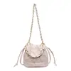Bolso de mujer versátil y elegante, nuevo bolso tipo cubo de moda otoño 2026, fresco y casual con un toque de alta gama, bolso cruzado