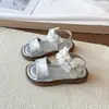 Sandálias Infantis 2026 Novidades de Verão Sapatos de Praia com Solado Macio para Crianças Sandálias de Renda Abertas para Meninas Sapatos Casuais