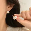 Aretes metálicos cepillados en forma de C para mujer, estilo simple y cool, aretes geométricos elegantes y únicos, accesorios de moda modernos y de alta gama