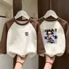 Camiseta de Manga Longa com Gola Redonda Color Block para Crianças Médias e Grandes Meninas Estilosa de Nicho Camada Interna Camiseta Base Estampada Top Outono/Inverno 2026