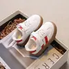 Zapatos Blancos para Niños y Niñas Primavera y Otoño Zapatos Casuales Ligeros Zapatos Deportivos para Niños Zapatos para Correr Suela Suave Zapatos de Lona Zapatos de Entrenamiento Alemanes