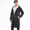 Impermeable de una pieza para adultos al aire libre, impresión personalizada de fábrica, cintura ceñida, cierre de cremallera, poncho de lluvia, chaqueta impermeable larga clásica negra