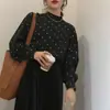 Chique Coreano Retro Francês Preto e Branco Bolinhas Gola Alta Meia Manga Bufante Solta Camisa Base Top para Mulheres