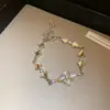 Elegante y delicado brazalete geométrico incrustado de diamantes con un diseño único, versátil y sofisticado, que ofrece un lujo ligero y una sensación de alta gama para mujeres