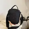Bolsa Esportiva de Verão Pequena Quadrada Leve Multicamadas Transfronteiriça para Mulheres, Bolsa de Ombro com Múltiplos Bolsos, Bolsa Transversal de Grande Capacidade, Bolsa para Celular Masculina