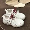 Zapatos Blancos Ligeros, Transpirables, Versátiles, de Suela Gruesa para Mujer 2026 Nuevos Zapatos Deportivos de Entrenamiento Alemanes, Suave, para Aumentar la Altura, Primavera/Verano