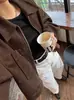 Chaquetas y Tops Sueltos Retro Trendy Europeos y Americanos para Mujer 2026 Invierno Nuevo Abrigo de Gamuza Marrón Moda Ropa para Mujer