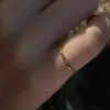 Anillo de Banda Fina de Circonita Estilo Minimalista Vintage Estilo Coreano Exquisito Versátil Anillo Sencillo Anillo para Dedo del Pie Anillo para Dedo Índice Ajustable Venta al por Mayor