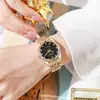 Novo Relógio com Pulseira de Aço Feminino Moda Nicho Temperamento Relógio Comércio Exterior Relógio de Luxo Leve Relógio de Quartzo Feminino de Ponta