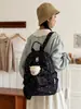 Mochila Retrô com Bolinhas Pequenas e Grande Capacidade com Alças de Ombro Alargadas e Redutoras de Pressão, Versátil e Leve para Viagem, Bolsa Escolar de Lona para Estudante