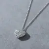 Collar con colgante único y distintivo de estilo europeo y americano de nicho, con forma de corazón tridimensional texturizado, cadena para la clavícula, moderno para el uso diario y para ir al trabajo.
