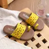 Pantuflas de Estilo Ins Inspiradas en Chanel sin Cierre 2026 Verano Nuevas Versión Coreana Sandalias Planas de Lunares Deslizantes Sandalias de Playa