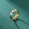 Anillo de pareja eléctrico original nuevo simple biselado con ranura en V en stock anillo de acero de titanio moderno anillo moderno hip hop