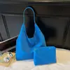 Bolsa de Pão de Camurça Tendência deste Ano para Mulheres 2023 Nova Outono e Inverno Elegante Retrô Bolsa de Ombro Bolsa Tote de Grande Capacidade