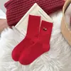 Calcetines Rojos de Algodón Zhuji Zhejiang para Mujer, Calcetines de Media Pantorrilla para Otoño e Invierno, Calcetines Rojos Festivos para Boda y Año Nuevo