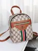 2025 Nueva Moda Accesorio de Mariposa Mochila Moda Mochila de Gran Capacidad de Alta Gama Popular Europeo y Americano Colorido Bloqueo de Color Mochila Pequeña
