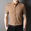 Camisa de hombre de manga corta 2022 verano nueva camisa para hombre de mediana edad casual sin costuras rayas una generación al por mayor