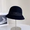 Chapéu de Bacia de Fita de Malha de Pérola Estilo Celebridade para Mulheres Outono e Inverno Lã Australiana Chapéu de Feltro Fashion para Proteger do Frio e Manter Aquecido Tendência de Chapéu de Pescador