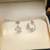 Puños de Oreja de Cruz con Pedrería Plateada y Flor de Iris Estilo Punk Nicho Coreano, Pendientes Minimalistas Únicos y Versátiles para Mujer