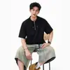 Camisa Retro Americana com Rebites e Meio Zíper de Manga Curta para Homens e Mulheres, Novo Design de Verão, Tamanho Grande, Caimento Solto, Manga 3/4