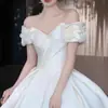 Vestido de Novia de Satén 2026 Estilo Nuevo Hombros Descubiertos Estilo Francés Vestido de Recepción con Acabado de Lujo, Elegante y Sencillo, Adecuado para Novias Petite