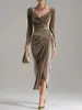 Vestido largo casual sexy nuevo para mujer europea y americana 2026, de terciopelo dorado, manga larga, corte ajustado, fruncido, con abertura y corte al cuerpo