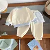 [Em Estoque] Ct267088 Conjunto de Roupa para Meninas 2026 Primavera Sudadore de Coelhinho Saia Xadrez Calça Conjunto de Duas Peças