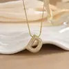 Colar com Pingente Personalizado de Zircônia Micro-Incustada 26 Letras Europeu e Americano, Cobre Banhado a Ouro 18K, Acessório Clássico da Moda e Versátil