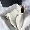 Punta cuadrada, tacón grueso, cierre trasero, tacón medio, elegante, diseño calado, tacón de forma única, botas de moda ajustadas
