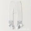 Pantalones de tights con pies para bebé de primavera/otoño para niñas, Calcetines base lindos de rayas de nube para traseros grandes, Pantalones de tights para bebé de algodón peinado sin costuras