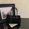 Bolsa Tote Transversal de Ombro Feminina Retro de Camurça Grande Capacidade Fosca 2026 Transfronteiriça Europeia e Americana