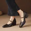 Zapatos de Salón Negros de Moda y Elegantes de 5.5cm Estilo Nuevo Primavera y Otoño 2026 Puntera Cuadrada Tacón Grueso Correa Única Zapatos de Tacón Alto de Cuero