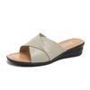 Pantuflas de talla grande para mujer 2025 Nuevo Verano Europeo y Americano Boca de pez Cuña Pantuflas Gruesas Slip-on Playa Zapatos Exteriores