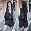 Colete jeans único e moderno estilo rua para mulheres, novo modelo verão-outono 2025, retalhos de rede, colete curto lavado e desgastado