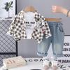 Ropa de Otoño de Moda para Niños de Manga Larga 2025 Nuevo Estilo Traje de Tres Piezas a Cuadros Pequeños Asimétrico a la Moda para Bebé Niño