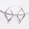 ZA otoño e invierno Pendientes retorcidos irregulares nuevos moda exagerados estilo frío pendientes retro de metal personalidad