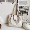 Bolso de mujer transfronterizo de gran capacidad, nueva colección otoño 2026, bolso de hombro versátil y a la moda, bolso tote moderno y casual para el trabajo y el uso diario