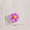Imán de Refrigerador de Resina de Flor Mini Accesorios de Crisantemo Pequeño Artificial Hecho a Mano DIY Pegamento Crema Horquilla Agujero Material para Zapatos