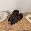 Sapatos Mary Jane Retrô de Camurça Femininos 2026 Outono Novo Estilo Fundo Plano Solado Macio Fecho Mágico Sapatilhas Sapatos de Vovó