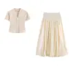 Conjunto de Tres Piezas para Mujer 2026 Moda Europea y Americana Chaqueta de Punto Estructurada con Cuello en V + Top Corto + Falda E3652/3
