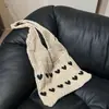 Moderna e Fresca 2024 Elegante Simples em Forma de Coração de Tricô Ins Bolsa Tote Bolsa de Ombro Personalizada Tecida Transfronteiriça