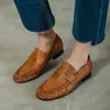 Mocasines de cuero lavado plisado estilo británico 2026 otoño tacón bajo punta redonda cuero genuino zapatos de mujer