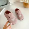 Zapatos Infantiles 2025 Verano Primavera Nuevo Estilo Birkenstocks para Niñas Zapatos Individuales para Niñas Mocasines Suela Suave Antideslizantes Zapatos para Caminar Infantiles