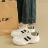 Zapatos deportivos de otoño para mujer, zapatos casuales ligeros, nuevos zapatos de viaje de malla impermeables y antideslizantes 2026, marea roja para senderismo al aire libre