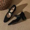 5960 Nuevos Zapatos Mary Jane Moda Otoño 2025 Correa de Hebilla de Una Línea Zapatos de Boca Baja Zapatos Cuadrados Pequeños de Tacón Grueso para Mujer