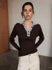 Otoño Invierno 2025 Nueva Llegada Diseño de Bloques de Color Suéter para Mujer Estilo Europeo y Americano Adelgazante Canalé Botones Manga Larga