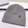 Gorro de Tricô para Mulheres, Novo Estilo Outono e Inverno, Gorro Quente Japonês Versátil Espessado, Gorro Solto Protetor de Orelhas para Frio para Homens