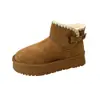 Botas de Nieve Calientes de Terciopelo Engrosado para Mujer Estilo Nuevo de Invierno Suela Gruesa Aumento Oculto de Altura Botines Antideslizantes Zapatos de Algodón del Noreste Hebilla Retro