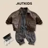 Chaqueta de Cuero para Niños Conjunto de Primavera y Otoño 2026 Nueva Versión Coreana Chaqueta Vintage Conjunto de Sudadera Desgastada y Pantalones de Trabajo